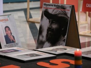 Kolonbiako Egiaren Batzordeak gatazkaren ahotsak biltzen dituen txostena aurkeztu du